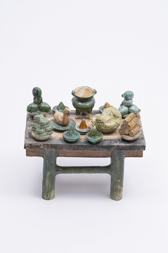 《三彩供物（さんさいくもつ）》
明（16-17世紀） H23.5×W27.0×D 17.5㎝
所蔵：愛知県陶磁美術館（茂木計一郎氏寄贈） 撮影：益永研司