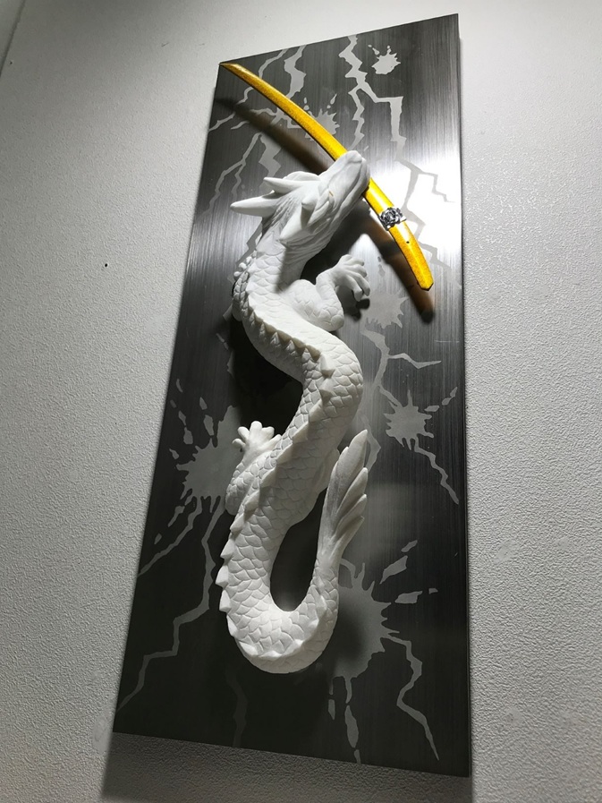 浅香　弘能

「KABUKIMON－牛神－」

24.0×109.0×15.0cm

石彫