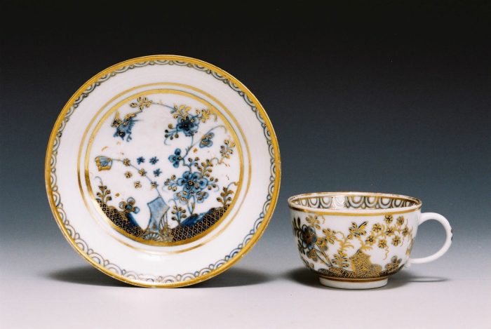 マイセン

金彩染付草花文カップ＆ソーサ―

1764-74年