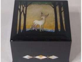 螺鈿蒔絵箱「気配」 （幅10.5×奥行10.5×高さ7.2cm）