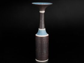 線文円筒花器「青」　L.R 1968年頃