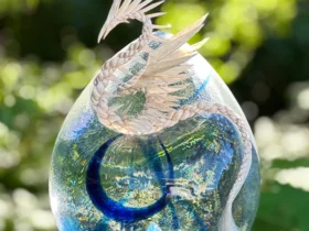 「碧ノ翼・アオノツバサ」 （幅23×奥行23×高さ33cm）