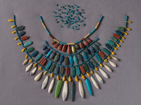 《ビーズの襟飾り》前1390～前1352年頃　ブルックリン博物館蔵　Photo: Brooklyn Museum