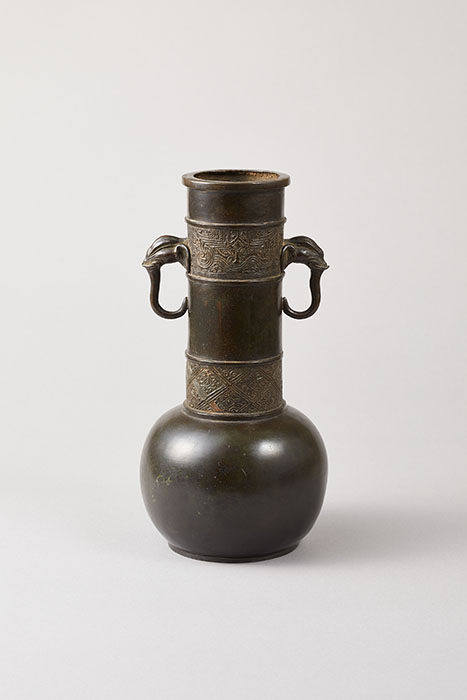 《古銅象耳花入 銘キネナリ》中国・元時代（14世紀）　泉屋博古館東京