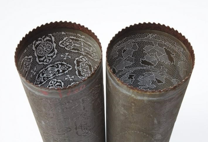 機械染色で用いられたカゴ