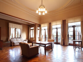 有隣荘　洋間（設計：薬師寺主計）