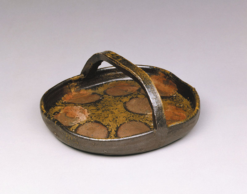 《備前手鉢》 備前 桃山~江戸時代初期(17世紀)静嘉堂文庫美術館蔵