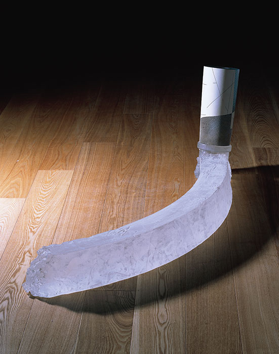 髙橋禎彦《ARC》1999年、富山市ガラス美術館所蔵、撮影：斎城卓