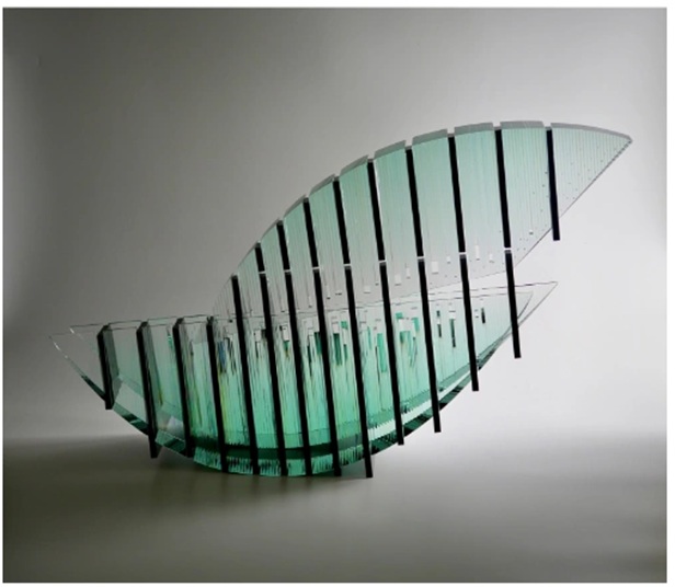 友定聖雄「SILENCE」
（幅 87×奥行17×高さ54cm）