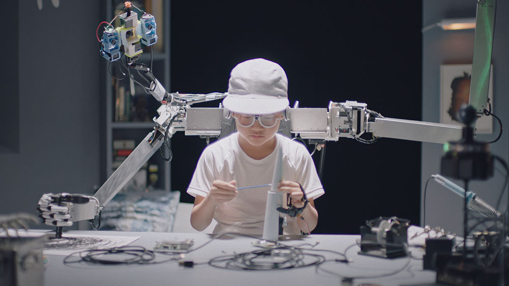 Maiko Endo | Jizai | 2024　©3 EYES FILMS, JST ERATO INAMI JIZAI-BODY PROJECT