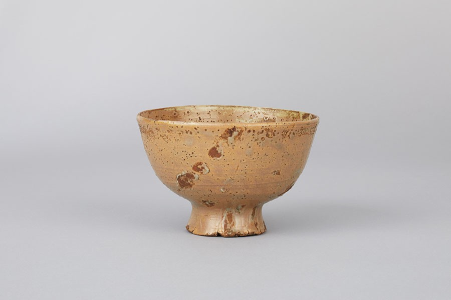 《紅葉呉器茶碗》朝鮮時代（16世紀）泉屋博古館東京