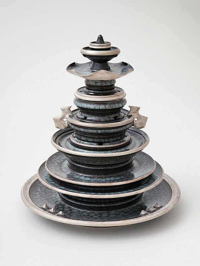 青瓷黒晶銀彩双耳博山爐　径36.5×高39.2cm