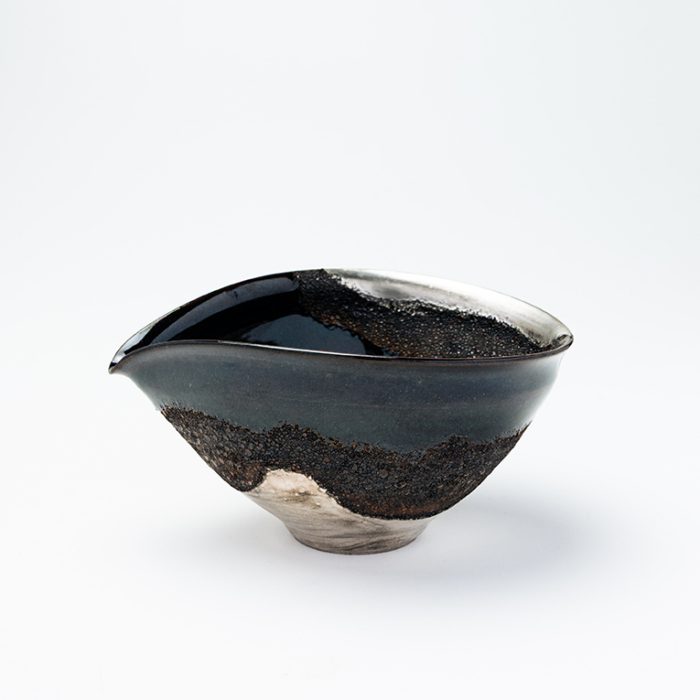 銀彩片口

15.4ｘ12ｘ高8㎝