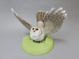 神保琢磨「巣立ち・翔」 樟 高22×幅29×奥行22㎝