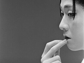 坂東玉三郎「鶴の巣ごもり」1976年　©Hiroh Kikai