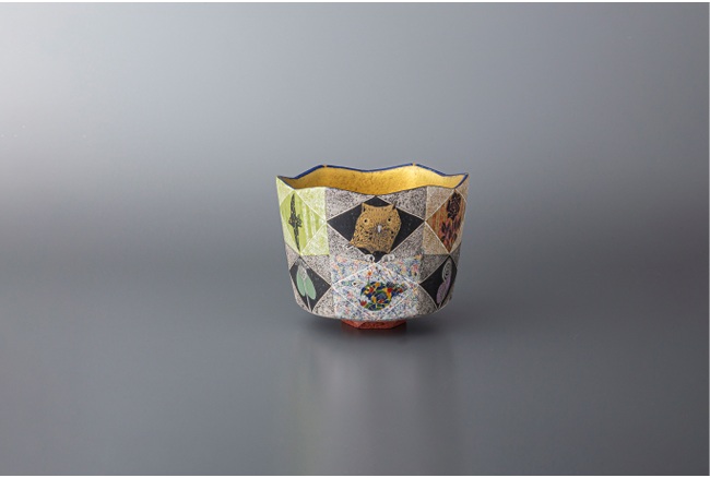 「釉刻色絵金銀彩茶盌 」 H9.7×φ12.3cm 陶