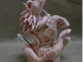 「跳神馬」（幅16×奥行9×高さ19cm）