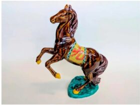 糠川孝之「馬九行久」 （幅29×奥行13×高さ34cm）