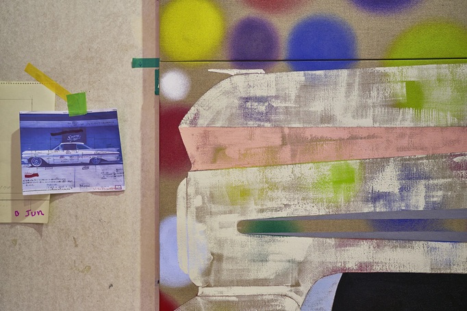 《暗黒ドライブ》制作風景より<br /> 2025<br /> 撮影:久家靖秀