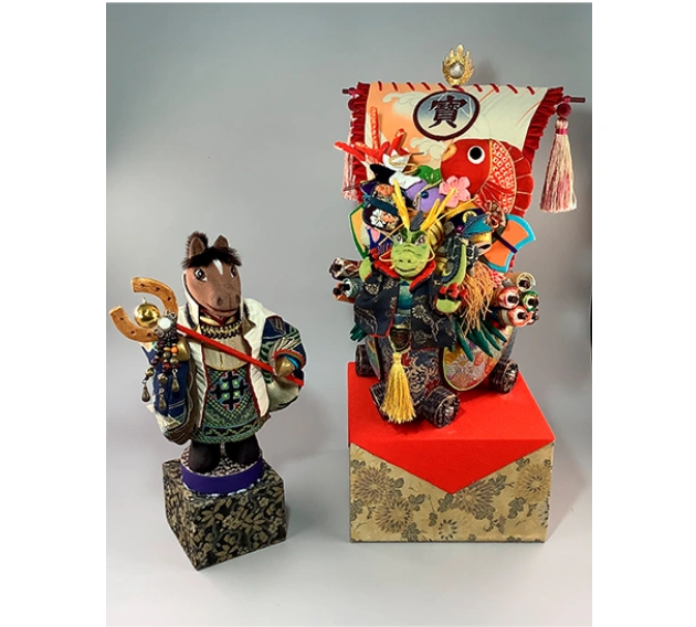 園江 惠子「午神様と宝船」
(午神様:幅15×奥行10×高さ22cm・
宝船:幅25×奥行22×高さ31cm)