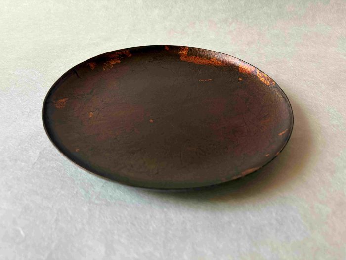 張貫銀彩盆
径22.5×高3㎝