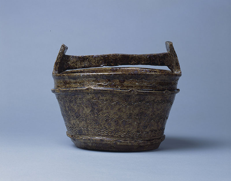 丹波 灰釉手桶形水指 銘「日本海」
江戸時代前期(17世紀)兵庫陶芸美術館(田中寛コレクション)兵庫県指定重要有形文化財