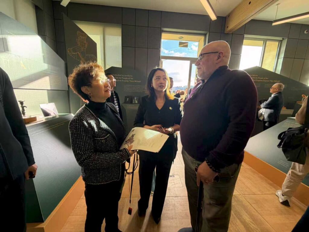 特別展「面具の彼方に――古蜀の光、オックスフォードに輝く」オックスフォード大学美術館