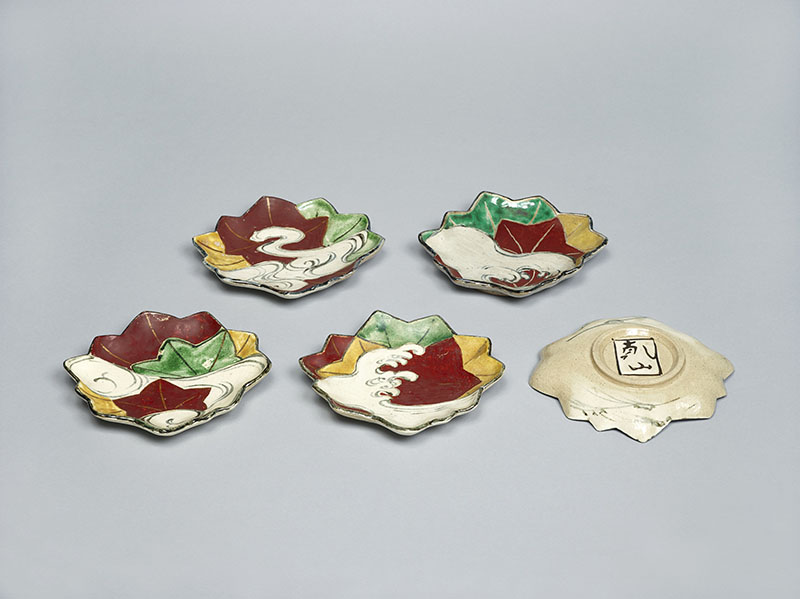 色絵竜田川図向付　5客　尾形乾山作　江戸時代・18世紀　大和文華館蔵