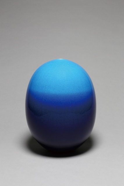 「碧釉漣文壷」
径30×高さ38㎝