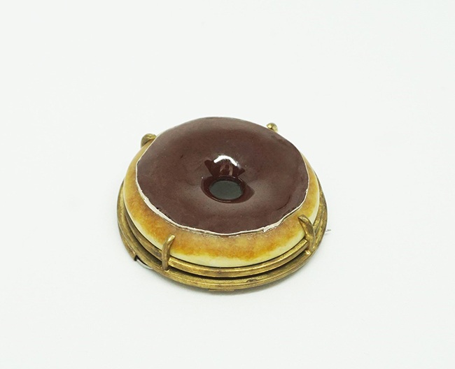 「donut（chocolate）」W4.5×D4.5×H1.2cm