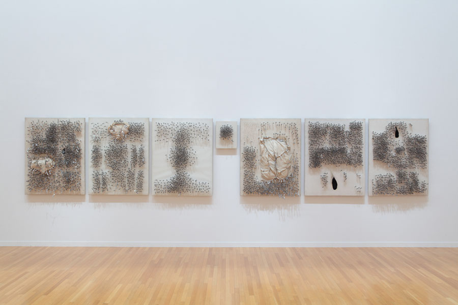 中西夏之《洗濯バサミは攪拌行動を主張する》1963（一部c.1981再制作）
Photo: Keizo Kioku ©NATSUYUKI NAKANISHI