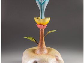 光の塔：light tower」　w20×d20×h45cm　ミクストメディア