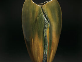 『織部破壷』 幅31.0×奥行24.0×高53.5