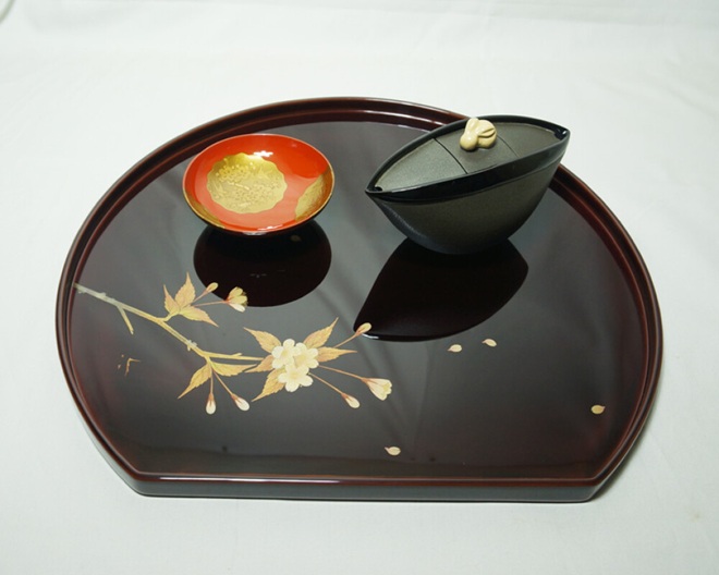 半月膳・桜　サイズ 横39.5×奥行35.5cm