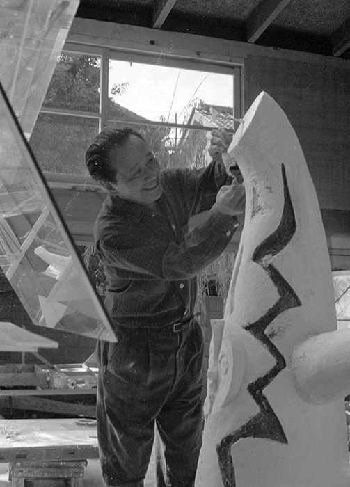 岡本太郎アトリエにて(1967年頃)