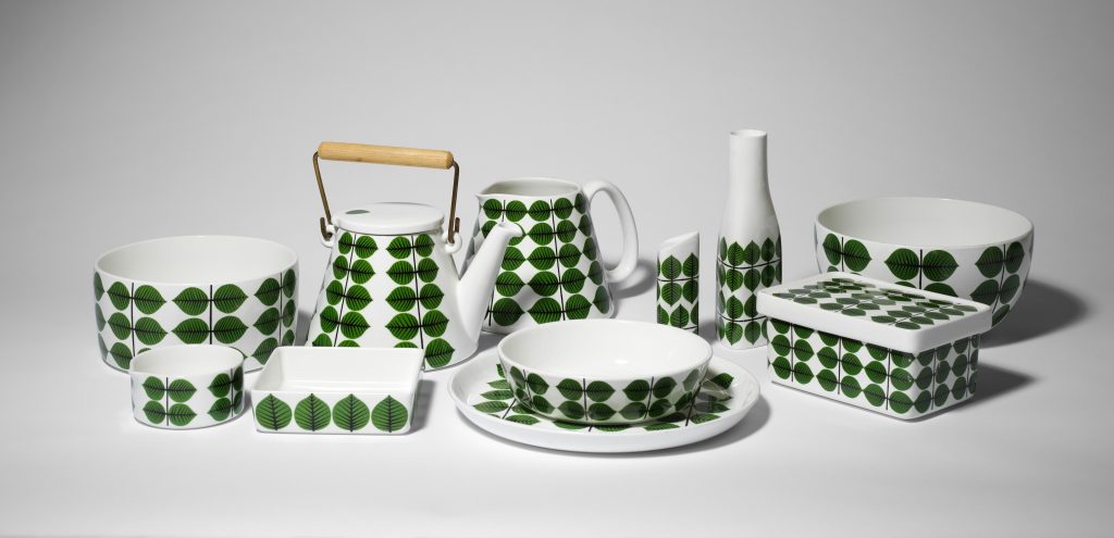 作品名）［べルサ］装飾、［LL］モデル/ディナーセット
製作年）1957年/モデル、1960年/装飾　
所蔵）スティグ・リンドベリ蔵
©Stig Lidberg/Per Myrehed