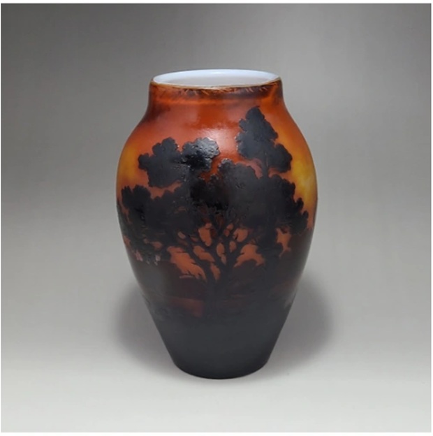 ガレ「夕暮れの風景文花瓶」
（径14×高さ20.5cm）