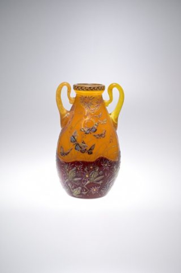 エミール・ガレ《花器「蝶・蛙」》1894-96年頃
撮影：池田ひらく