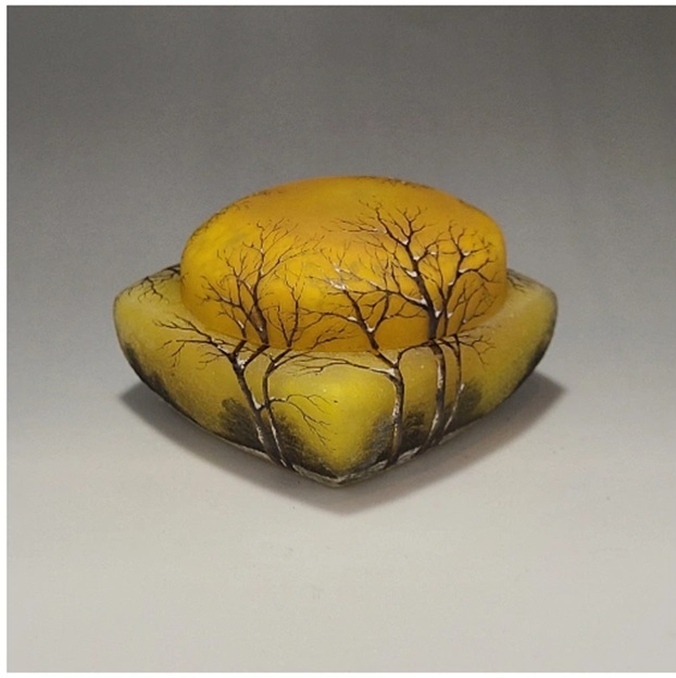 ドーム「冬景色蓋物」 （幅10.5×奥行10.5×高さ6.5cm）