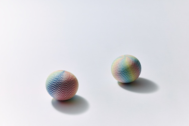 練上ball rainbow・prism
佐藤 愛子 SATO AIKO
オブジェ｜陶器土｜8.5 × 8.5 × 7.7 cm、8.3 × 8.3 × 7.5 cm