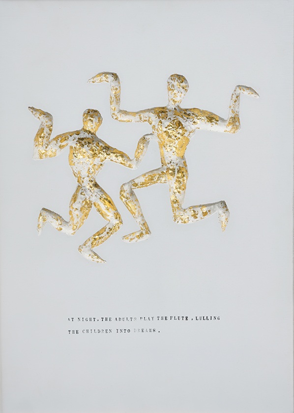 並木久矩 「夜になると、大人達は笛を吹き、子供たちに夢を見させる。/At night, the adults play flute, lulling the children to dreams.」 54.6×39.6×7cm
