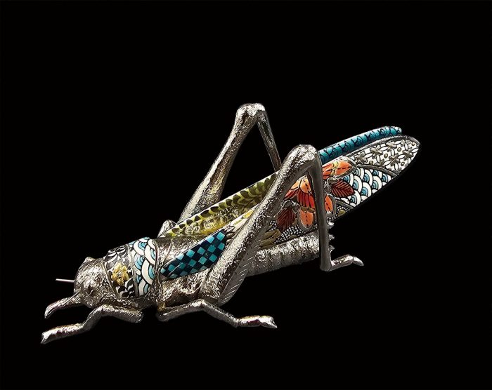 線描色絵金彩

「バッタ」　

幅12×高さ8cm　