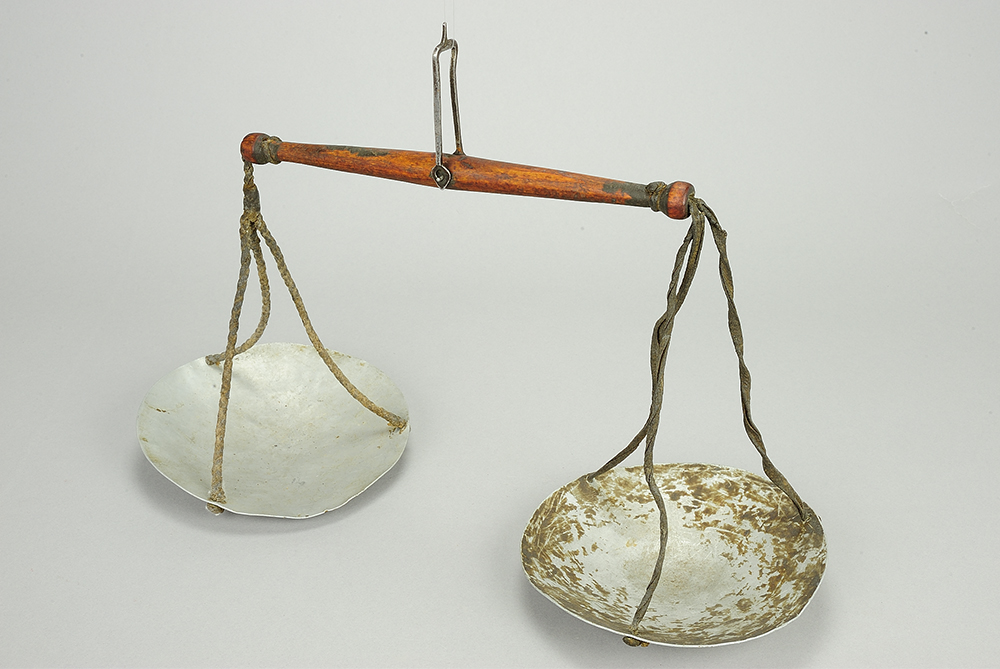 かぎたばこ売りのはかり　H0012397