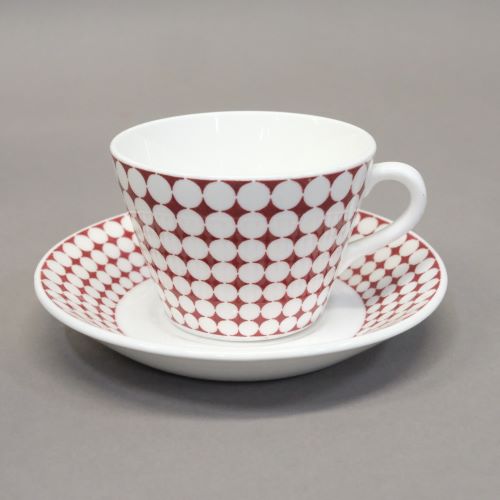 ［イヴ］装飾、［LI］モデル/コーヒーセット：カップ＆ソーサー (c)Stig Lindberg Photo :Per Myrehed        