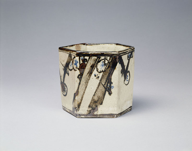 銹絵染付火入 銘 赫々　尾形乾山 尾形光琳絵　荏原 畠山美術館蔵　＜通期展示＞