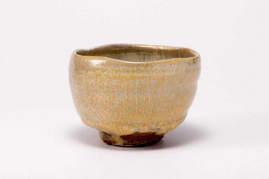 黄瀬戸茶盌

径12.6×高8.6㎝