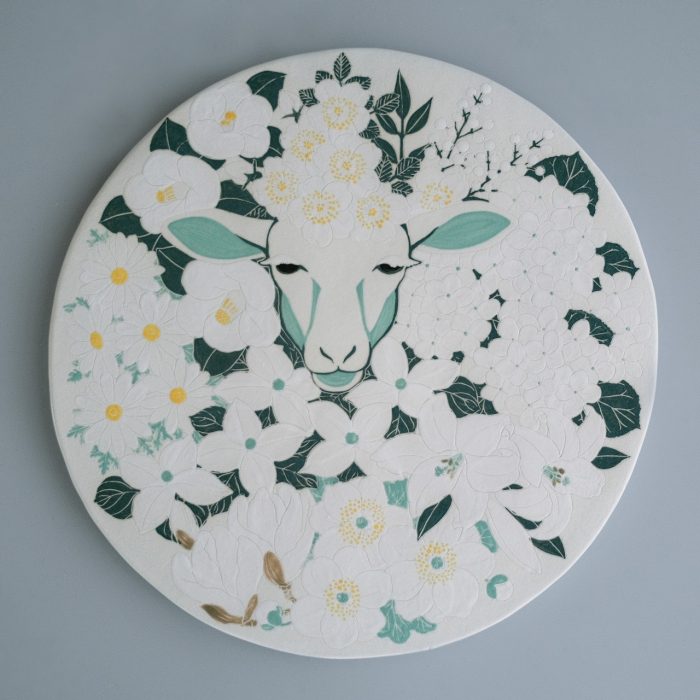 羊咲く　平皿 直径36.4 ×高さ1.7cm