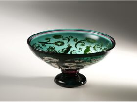 「静謐な冬の孔雀は西を向く」W28×D28×H14㎝