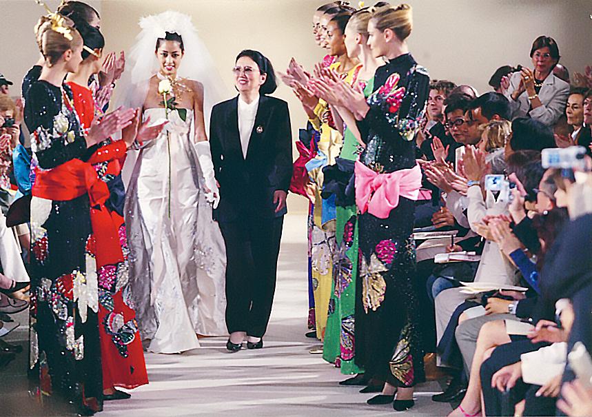 HM_03.jpg
ハナヱ・モリ ファイナルオートクチュールコレクション 2004年7月7日 提供:森英恵事務所