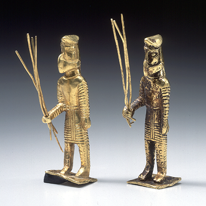 神官小像
バクトリア　前6世紀後期